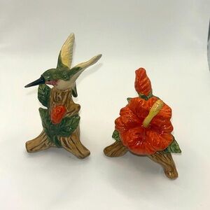 Vtg Hummingbird and Hibiscus Flower Salt  Pepper Shaker Set